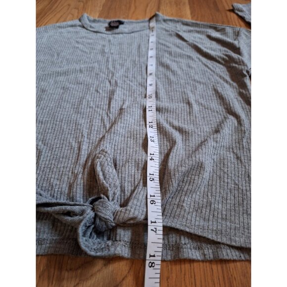 Forever 21 Gray Twist Tie Front Long-Sleeve Pullover Top Shirt  Youth Size 11-12 - Picture 4 of 7